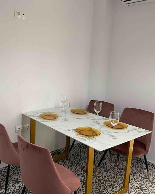 Family Apartment With Private Yard Next To Agios Dimitrios Church Thessaloniki Exterior photo